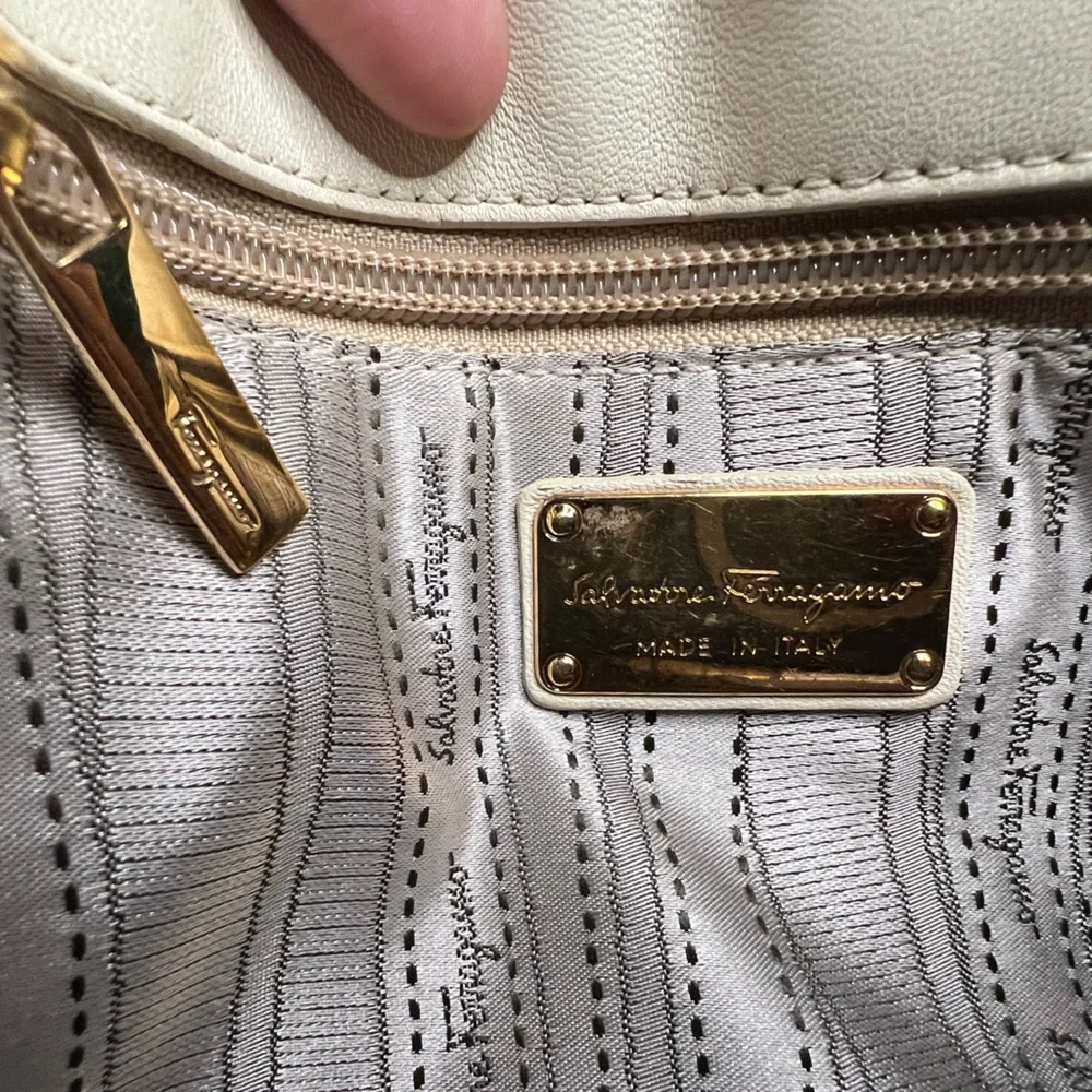 Pre-owned SALVATORE FERRAGAMO BAG LEATHER ENAMEL WHITE YELLOW MUSTARD COLOR - Picture 12 of 14